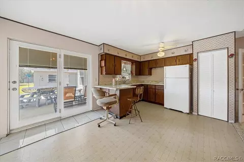 Kitchen - 650 E Wacker St, Hernando, FL 34442 photo 3 of 3