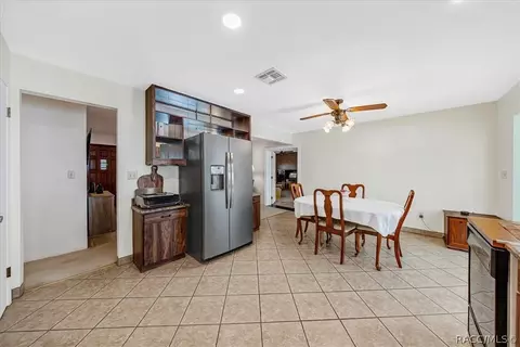 Dining - 650 E Wacker St, Hernando, FL 34442 photo 2 of 2