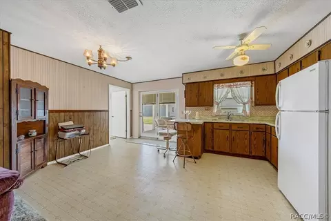 Kitchen - 650 E Wacker St, Hernando, FL 34442 photo 2 of 3