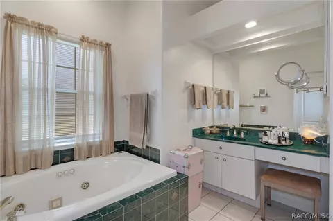 Bath - 4161 N Longvalley Rd, Hernando, FL 34442 photo 5 of 8