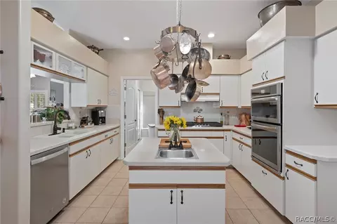 Kitchen - 4161 N Longvalley Rd, Hernando, FL 34442 photo 3 of 6