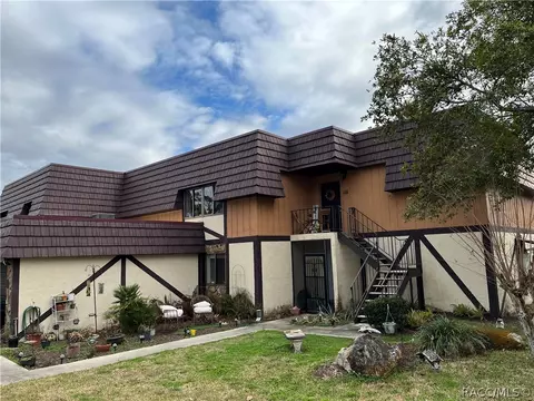 57 Douglas St #108, Homosassa, FL 34446