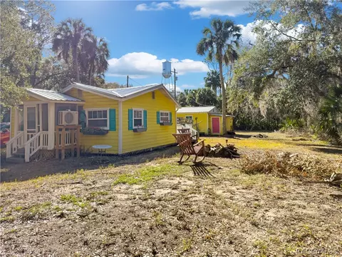 21 52nd St, Yankeetown, FL 34498