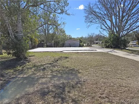 14 Clifford Dr, Beverly Hills, FL 34465
