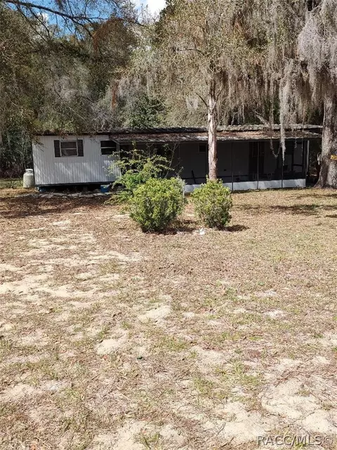 8266 S Lake Consuella Dr, Floral City, FL 34436