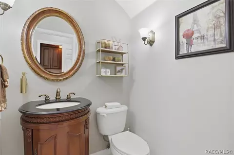 Bath - 468 E Keller Ct, Hernando, FL 34442 photo 4 of 7