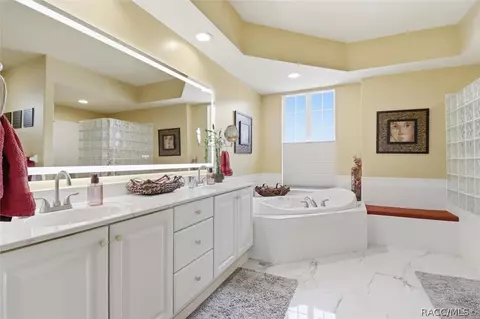 Bath - 468 E Keller Ct, Hernando, FL 34442 photo 1 of 7