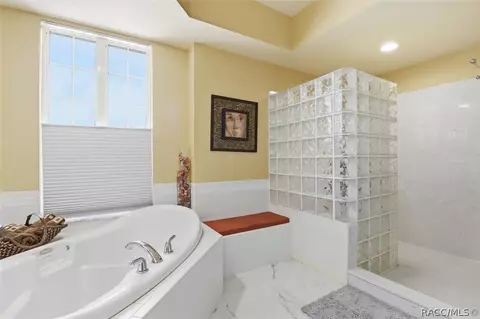 Bath - 468 E Keller Ct, Hernando, FL 34442 photo 2 of 7
