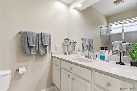 Bath - 468 E Keller Ct, Hernando, FL 34442 photo 5 of 7