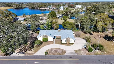 11929 W Riverhaven Dr, Homosassa, FL 34448
