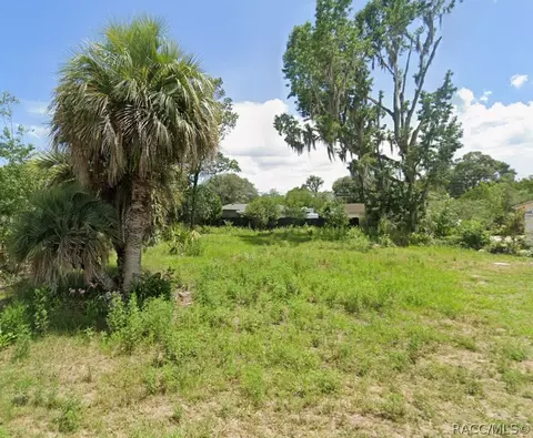 2803 Madison St W, Inverness, FL 34453