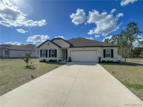 2 Chrysanthemum Ct, Homosassa, FL 34446