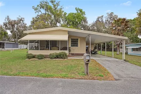 8245 E Lulas Ln, Floral City, FL 34436