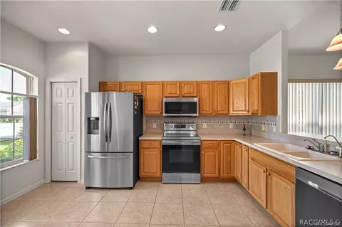 Kitchen - 1312 W Skyview Crossing Dr, Hernando, FL 34442 photo 2 of 3