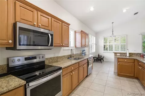 Kitchen - 635 W Doerr Path, Hernando, FL 34442 photo 5 of 6