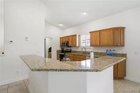 Kitchen - 635 W Doerr Path, Hernando, FL 34442 photo 3 of 6