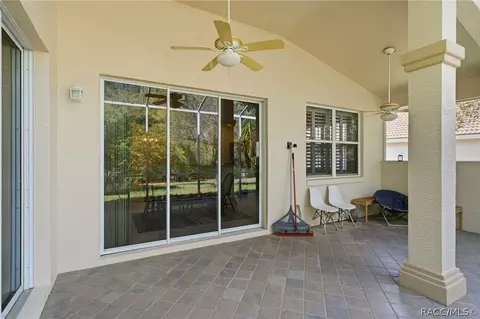 Exterior - 635 W Doerr Path, Hernando, FL 34442 photo 9 of 15