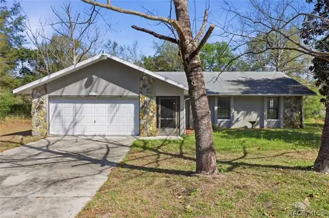 1671 W Lavender Ln, Citrus Springs, FL 34434