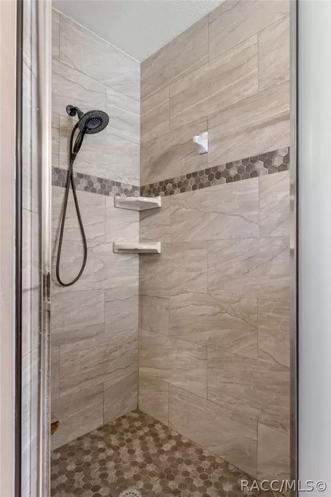Bath - 4951 SW 154th Loop, Ocala, FL 34473 photo 3 of 6
