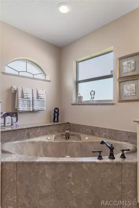 Bath - 4951 SW 154th Loop, Ocala, FL 34473 photo 4 of 6