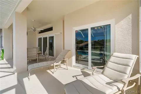 Exterior - 847 W Silver Meadow Loop, Hernando, FL 34442 photo 3 of 19