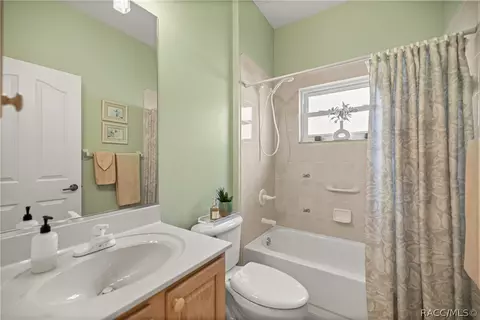Bath - 847 W Silver Meadow Loop, Hernando, FL 34442 photo 5 of 5