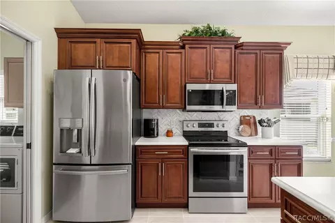 Kitchen - 847 W Silver Meadow Loop, Hernando, FL 34442 photo 2 of 4
