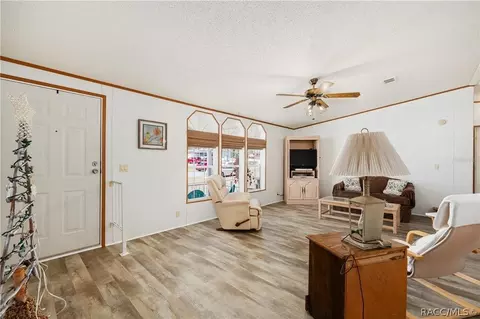 Living - 2335 N Loma Pt, Hernando, FL 34442 photo 2 of 4