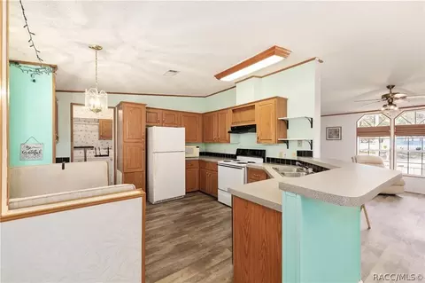 Kitchen - 2335 N Loma Pt, Hernando, FL 34442 photo 1 of 4