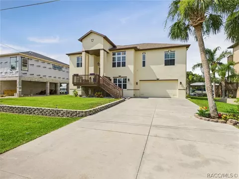 11730 W Sunnybrook Ct, Crystal River, FL 34429