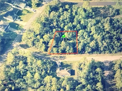 3270 W Yardley Ln, Dunnellon, FL 34433