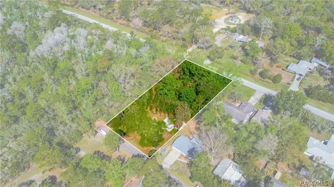 8470 W Bradshaw 8479 W Doe Ln, Homosassa, FL 34448