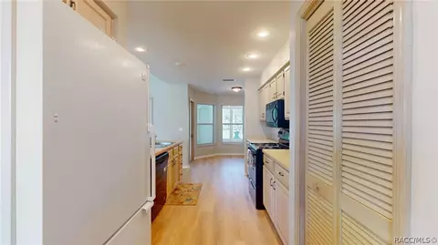 Entry Way - 489 E Falconry Ct, Hernando, FL 34442 photo 7 of 9