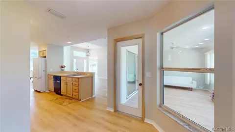 Entry Way - 489 E Falconry Ct, Hernando, FL 34442 photo 4 of 9