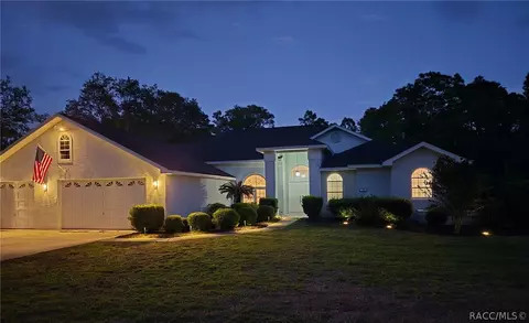 13 Sycamore Ct W, Homosassa, FL 34446