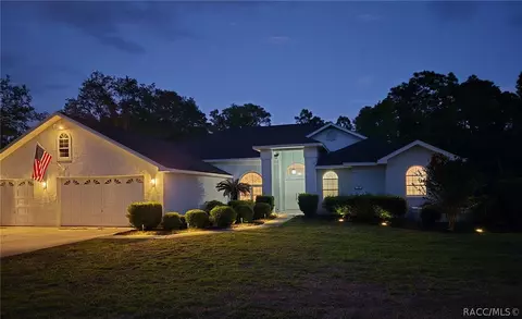 13 Sycamore Ct W, Homosassa, FL 34446