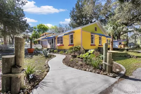 13 62nd St, Yankeetown, FL 34498
