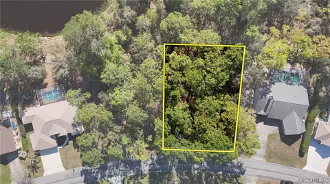 20 Hawthorne Ct, Homosassa, FL 34446