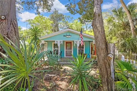 21 62nd St, Yankeetown, FL 34498