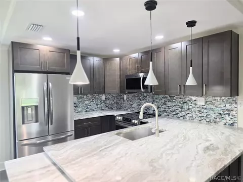 11455 W Bayshore Dr, Crystal River, FL 34429