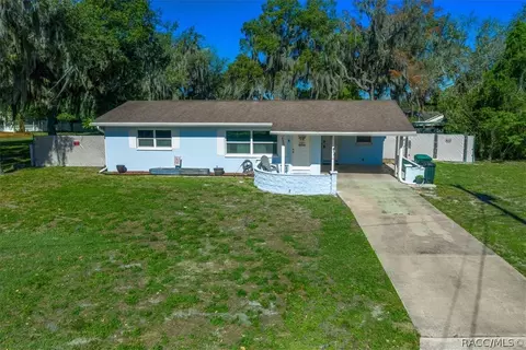 9205 E Point O Woods Dr, Inverness, FL 34453