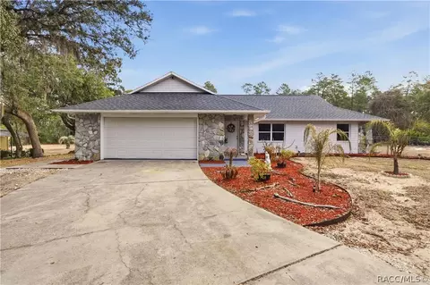 5145 SE 189th Ter, Ocklawaha, FL 32179