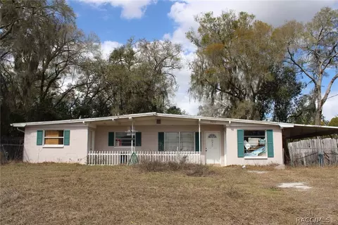 8055 E Garner Ln, Floral City, FL 34436