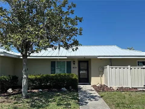 11223 W Bayshore Dr, Crystal River, FL 34429