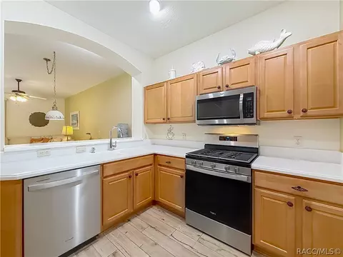Kitchen - 1660 W Spring Meadow Loop, Lecanto, FL 34461 photo 2 of 3