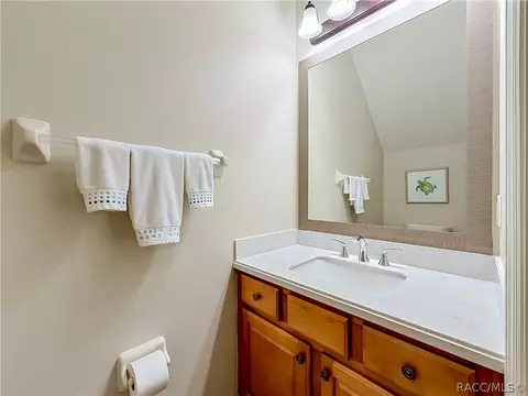 Bath - 1660 W Spring Meadow Loop, Lecanto, FL 34461 photo 2 of 7