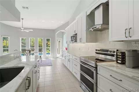 Kitchen - 114 W Mickey Mantle Path, Hernando, FL 34442 photo 4 of 6