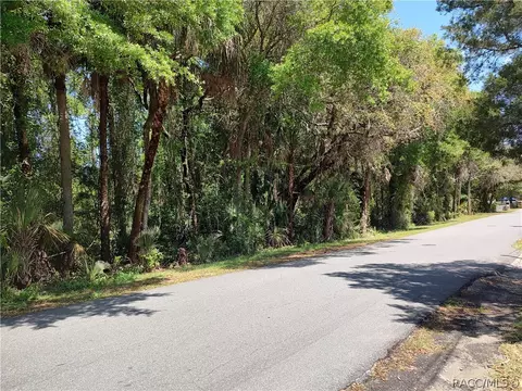 755 NE 1st Ter, Crystal River, FL 34429