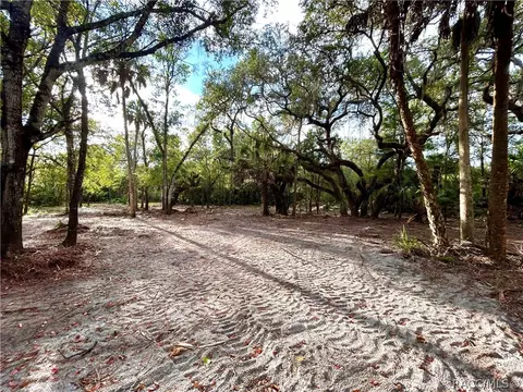7544 N Bitterroot Dr, Crystal River, FL 34428 photo 2
