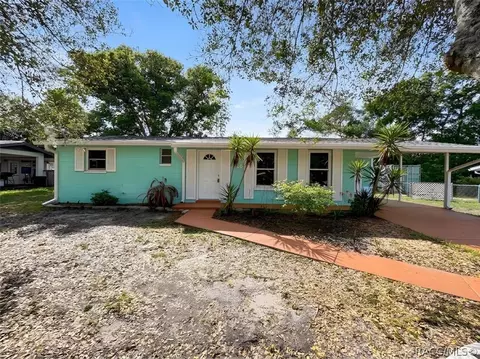 2180 W Austin Dr, Citrus Springs, FL 34434